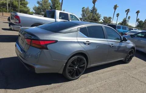 More photos of 2022 Nissan Altima 2.5 SR at Cassill Motors, IA