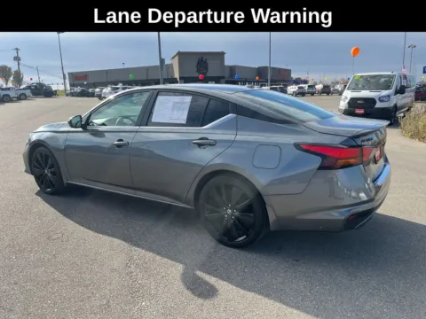 Another view of 2022 Nissan Altima 2.5 SR for sale in Cedar Rapids, IA at Cassill Motors