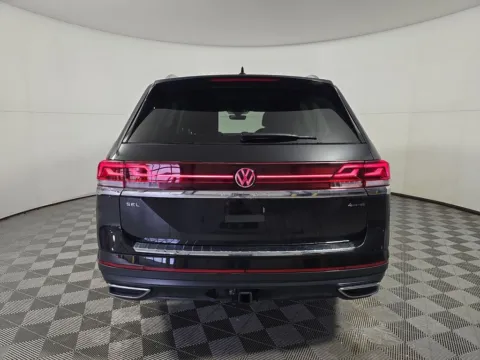 More photos of 2024 Volkswagen Atlas 2.0T SEL at Cassill Motors, IA