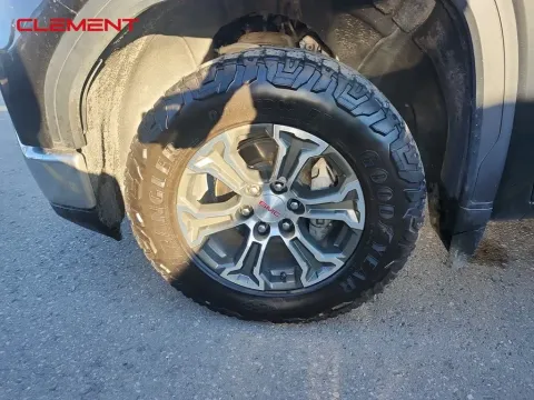 More photos of 2022 GMC Sierra 1500 SLE at Clement Supercenter, MO