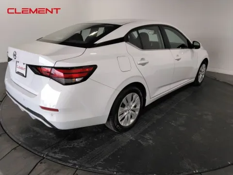 More photos of 2022 Nissan Sentra S at Clement Supercenter, MO