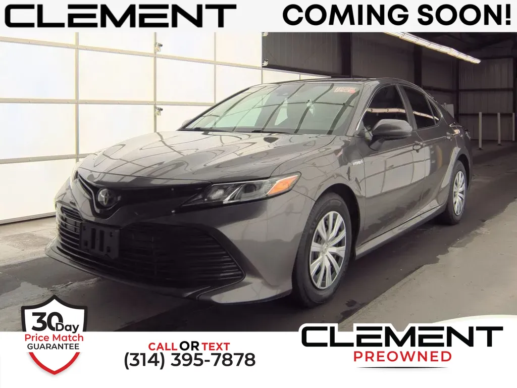 Green 2020 Toyota Camry Hybrid LE for sale in St. Charles, MO