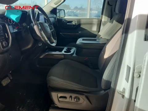 Another view of 2019 Chevrolet Silverado 1500 RST for sale in St. Charles, MO at Clement Supercenter