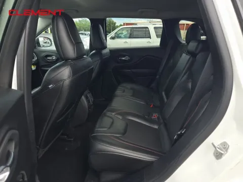 More photos of 2021 Jeep Cherokee Trailhawk at Clement Supercenter, MO