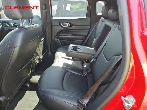 More photos of 2022 Jeep Compass Limited at Clement Supercenter, MO