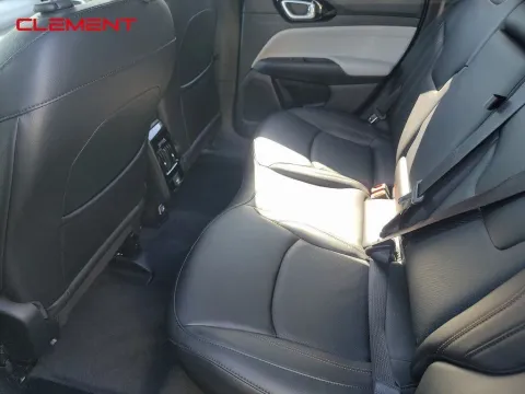 More photos of 2022 Jeep Compass Limited at Clement Supercenter, MO