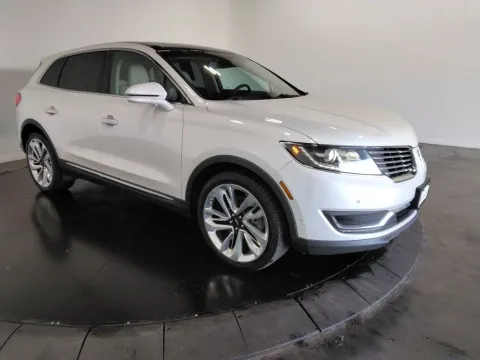 Another view of 2018 Lincoln MKX Reserve for sale in St. Charles, MO at Clement Supercenter