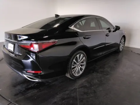 More photos of 2019 Lexus ES 350 at Clement Supercenter, MO