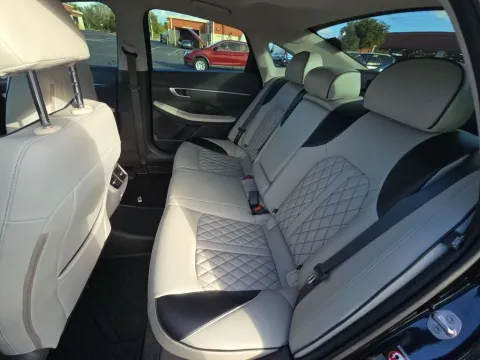 More photos of 2023 Hyundai Sonata SEL at Clement Supercenter, MO