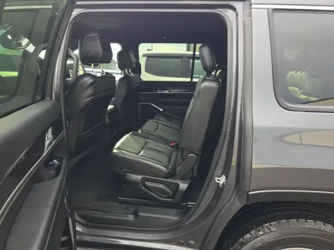 More photos of 2022 Jeep Wagoneer Series I at Clement Supercenter, MO