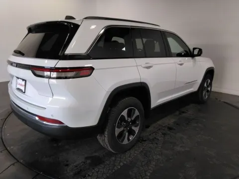 More photos of 2022 Jeep Grand Cherokee 4xe at Clement Supercenter, MO