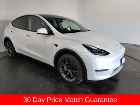 More photos of 2024 Tesla Model Y Long Range at Clement Supercenter, MO