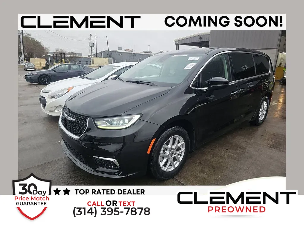 2023 Chrysler Pacifica Touring L's photo