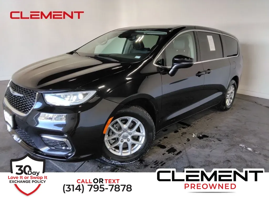 Black 2023 Chrysler Pacifica Touring L for sale in St. Charles, MO