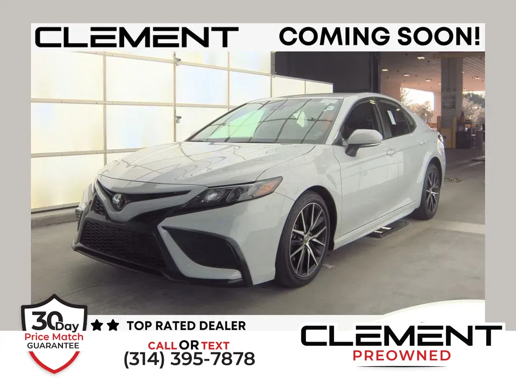 2023 Toyota Camry SE's photo