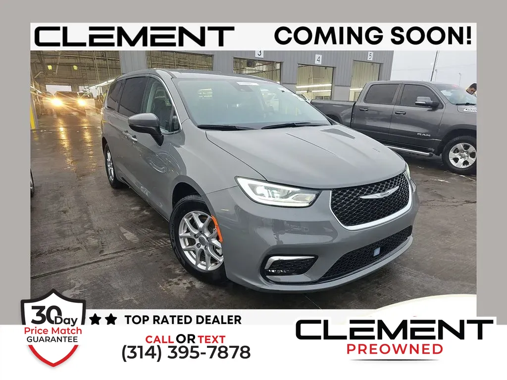 2023 Chrysler Pacifica Touring L's photo