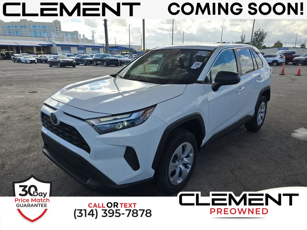 2024 Toyota RAV4 LE's photo