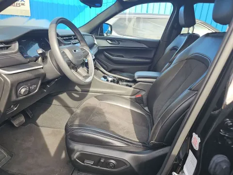 Another view of 2023 Jeep Grand Cherokee Altitude X for sale in St. Charles, MO at Clement Supercenter