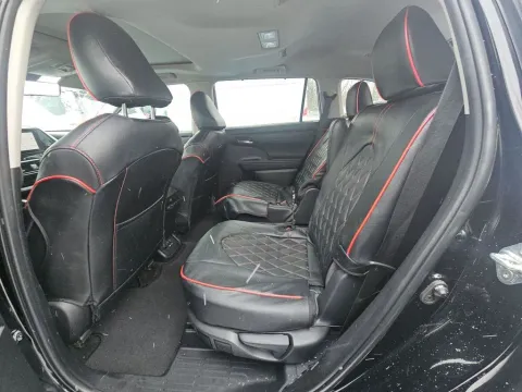 More photos of 2023 Toyota Highlander XLE at Clement Supercenter, MO