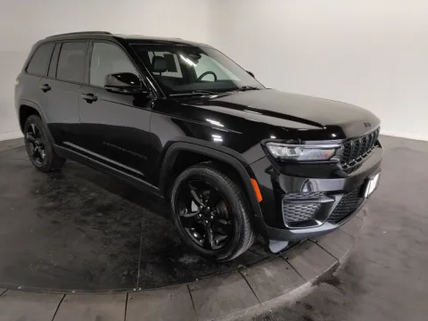 Another view of 2023 Jeep Grand Cherokee Altitude X for sale in St. Charles, MO at Clement Supercenter