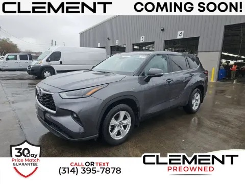 Gray 2024 Toyota Highlander LE for sale in St. Charles, MO