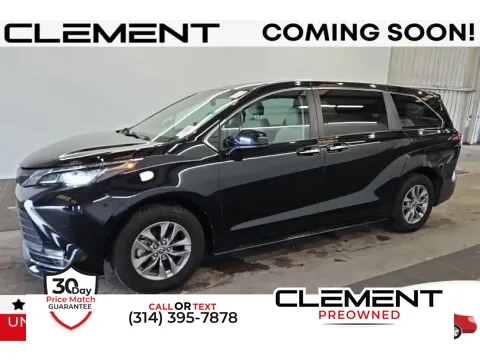 Green 2022 Toyota Sienna XLE for sale in St. Charles, MO