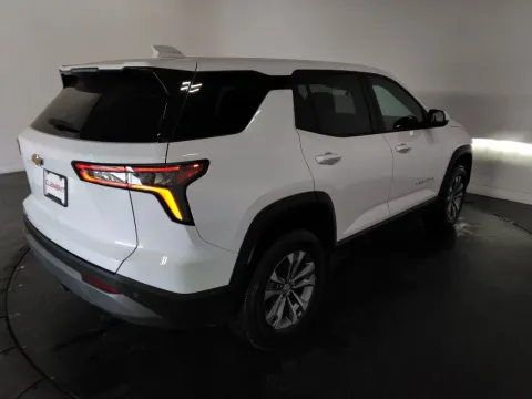 More photos of 2025 Chevrolet Equinox LT at Clement Supercenter, MO