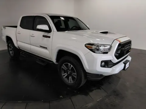 More photos of 2019 Toyota Tacoma TRD Sport at Clement Supercenter, MO