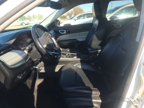 Another view of 2022 Jeep Compass Limited for sale in St. Charles, MO at Clement Supercenter