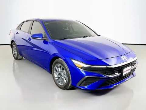 Another view of 2024 Hyundai Elantra SEL for sale in St. Charles, MO at Clement Supercenter