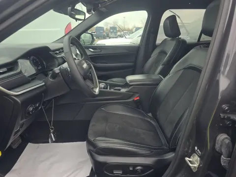 Another view of 2024 Jeep Grand Cherokee Altitude X for sale in St. Charles, MO at Clement Supercenter