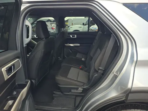 More photos of 2022 Ford Explorer XLT at Clement Supercenter, MO