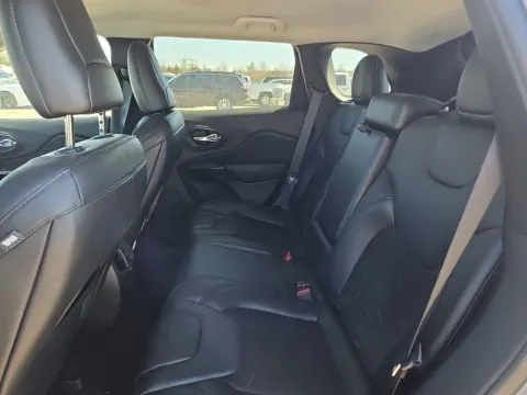 More photos of 2020 Jeep Cherokee Altitude at Clement Supercenter, MO