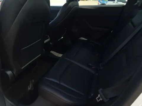 More photos of 2022 Tesla Model Y Long Range at Clement Supercenter, MO