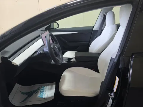 More photos of 2023 Tesla Model 3 at Clement Supercenter, MO