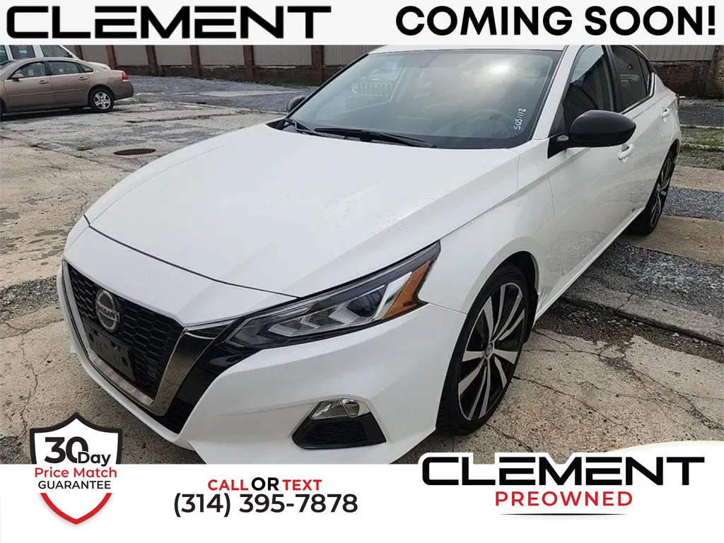 White 2019 Nissan Altima 2.5 SR for sale in St. Charles, MO