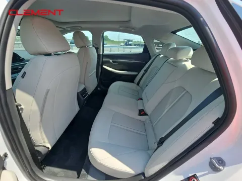 More photos of 2023 Hyundai Sonata SEL at Clement Supercenter, MO