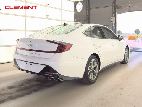 More photos of 2023 Hyundai Sonata SEL at Clement Supercenter, MO