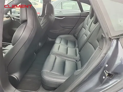 More photos of 2019 Tesla Model S 75D at Clement Supercenter, MO