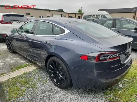 More photos of 2019 Tesla Model S 75D at Clement Supercenter, MO