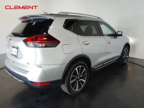 More photos of 2019 Nissan Rogue SL at Clement Supercenter, MO