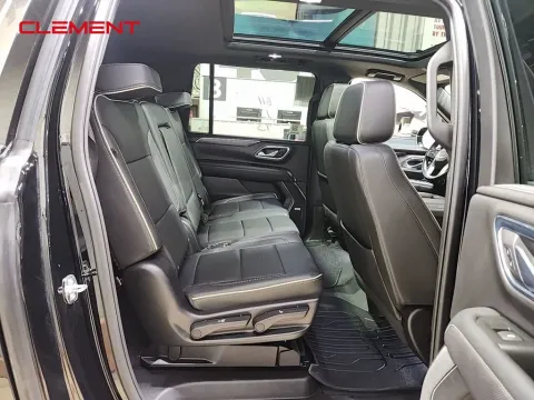 Another view of 2023 GMC Yukon XL SLT for sale in St. Charles, MO at Clement Supercenter
