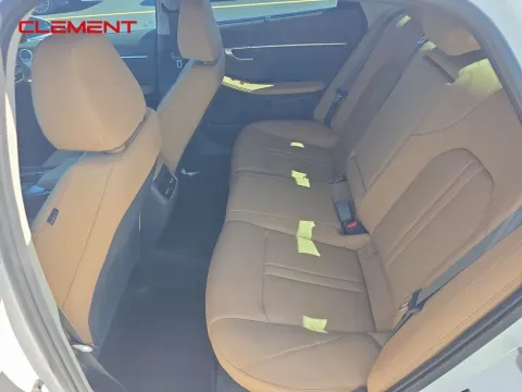 More photos of 2023 Hyundai Sonata Hybrid Limited at Clement Supercenter, MO