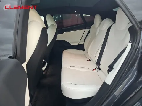 More photos of 2022 Tesla Model S Plaid at Clement Supercenter, MO