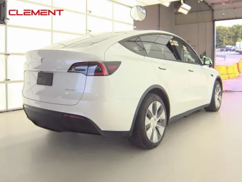 More photos of 2020 Tesla Model Y Long Range at Clement Supercenter, MO