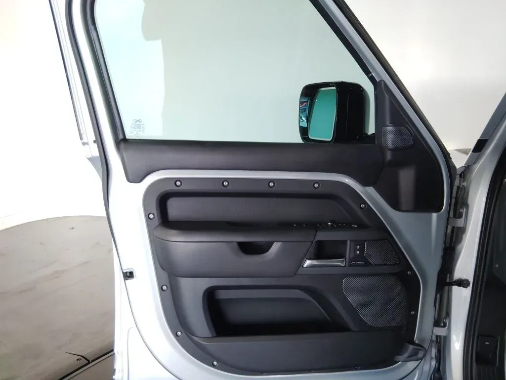 2022 Land Rover Defender X - Photo 32