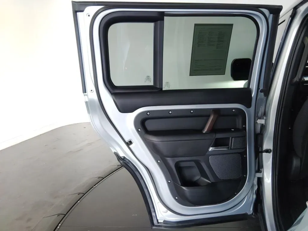 2022 Land Rover Defender X - Photo 37