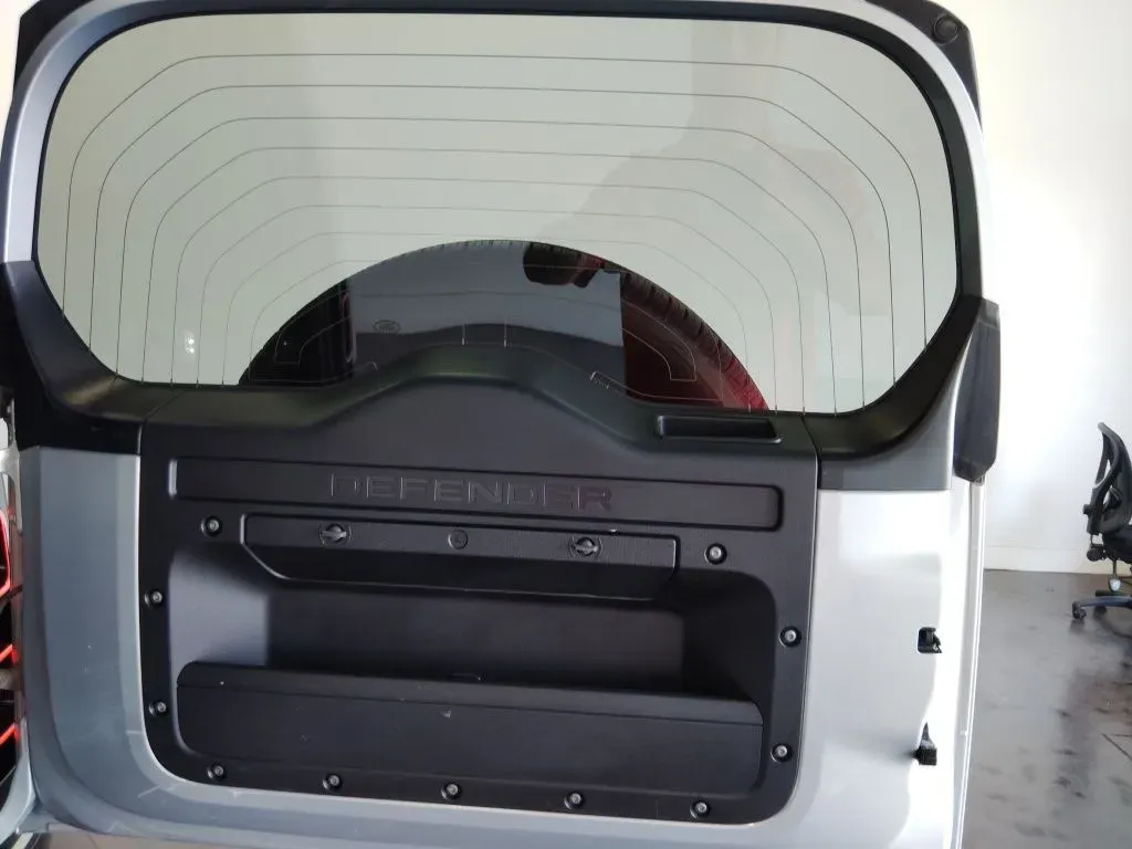 2022 Land Rover Defender X - Photo 9