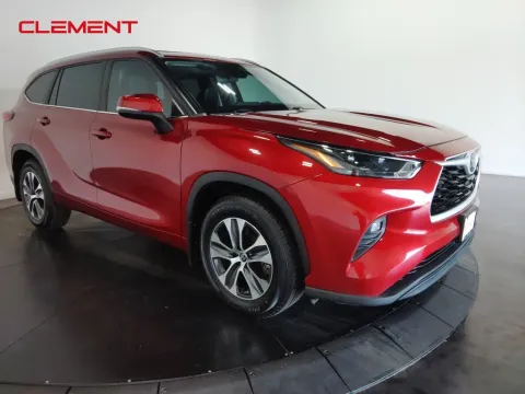 Another view of 2023 Toyota Highlander XLE for sale in St. Charles, MO at Clement Supercenter
