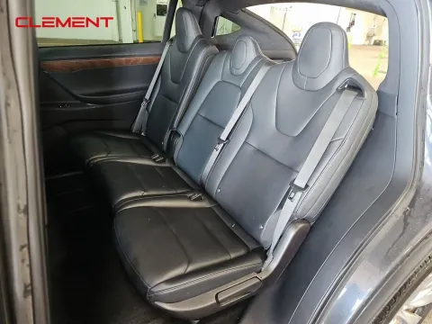 More photos of 2020 Tesla Model X Long Range at Clement Supercenter, MO